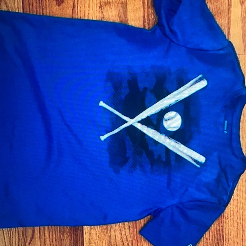 Reebok T-shirt